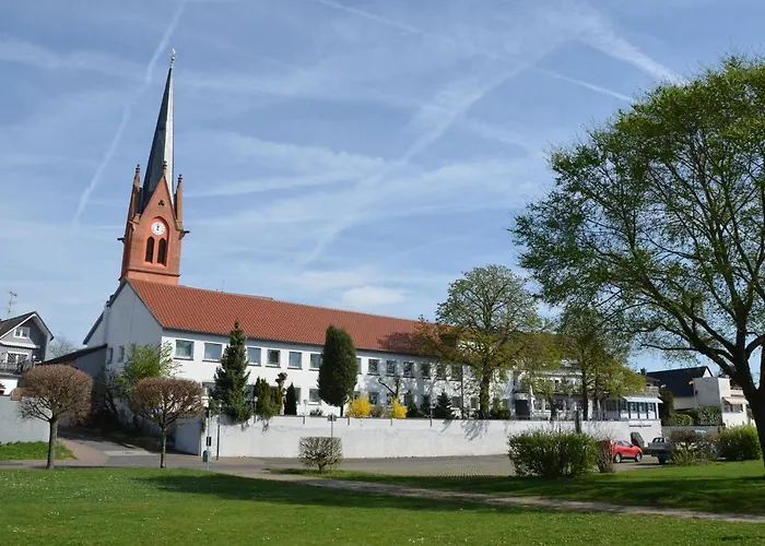 Hotel Restaurant Zum Schiffchen 3*